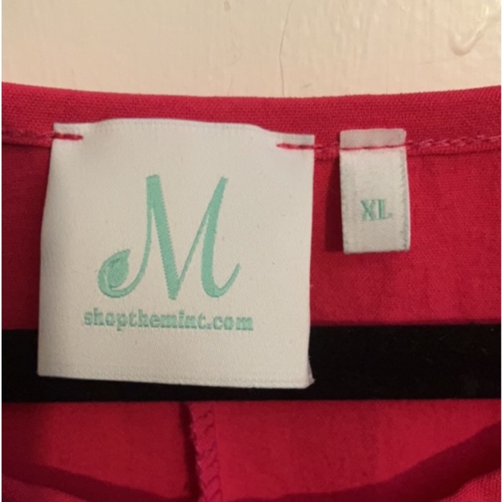 Nice pink blouse - Picture 2 of 5